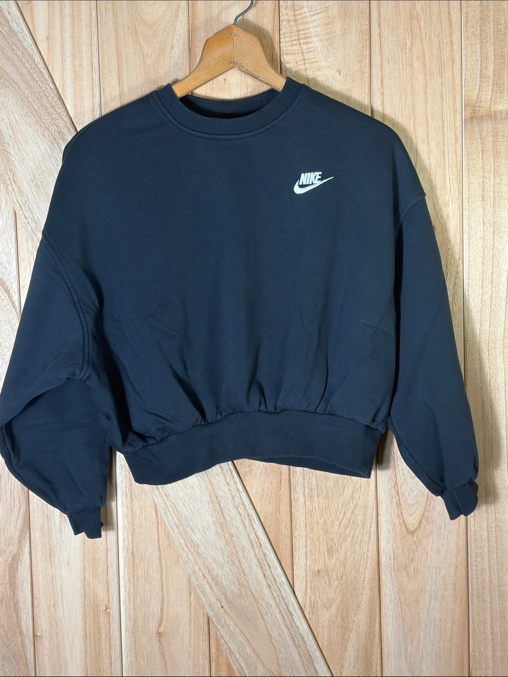 Nike Black Girls Cropped Crew Sweatshirt with White Logo